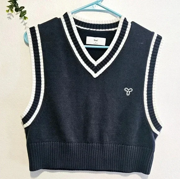TNA Navy and White Cropped Knit Vest - Picture 8 of 11